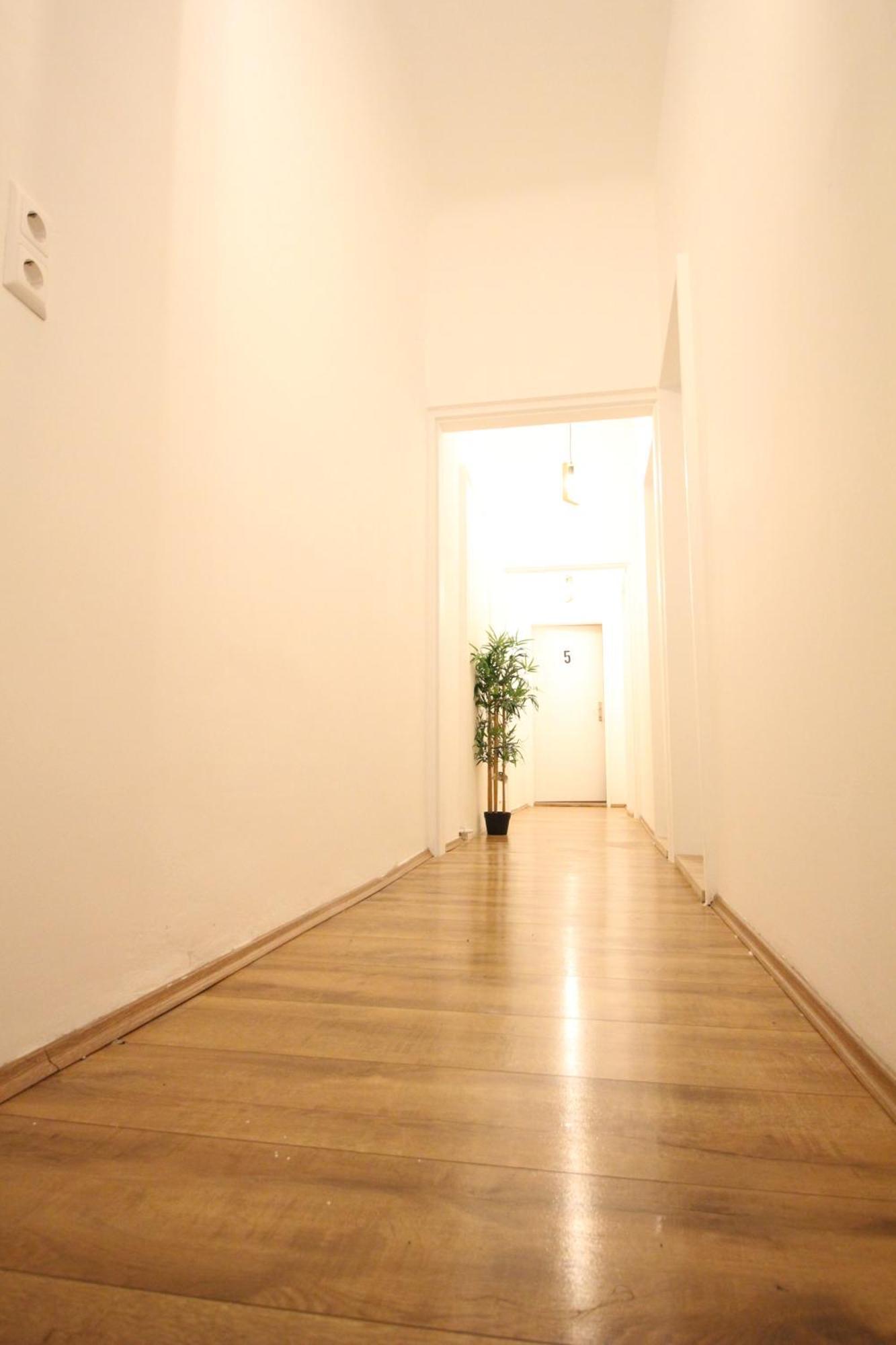 Spacious In Liesing Area Lv6 Vienne